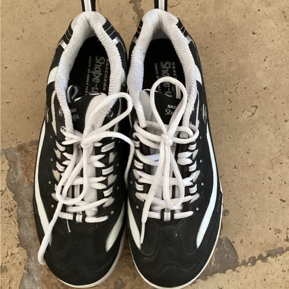 Skechers Women`s Shape Ups Strength Walking Sneaker-SZ 9 - Picture 1 of 7